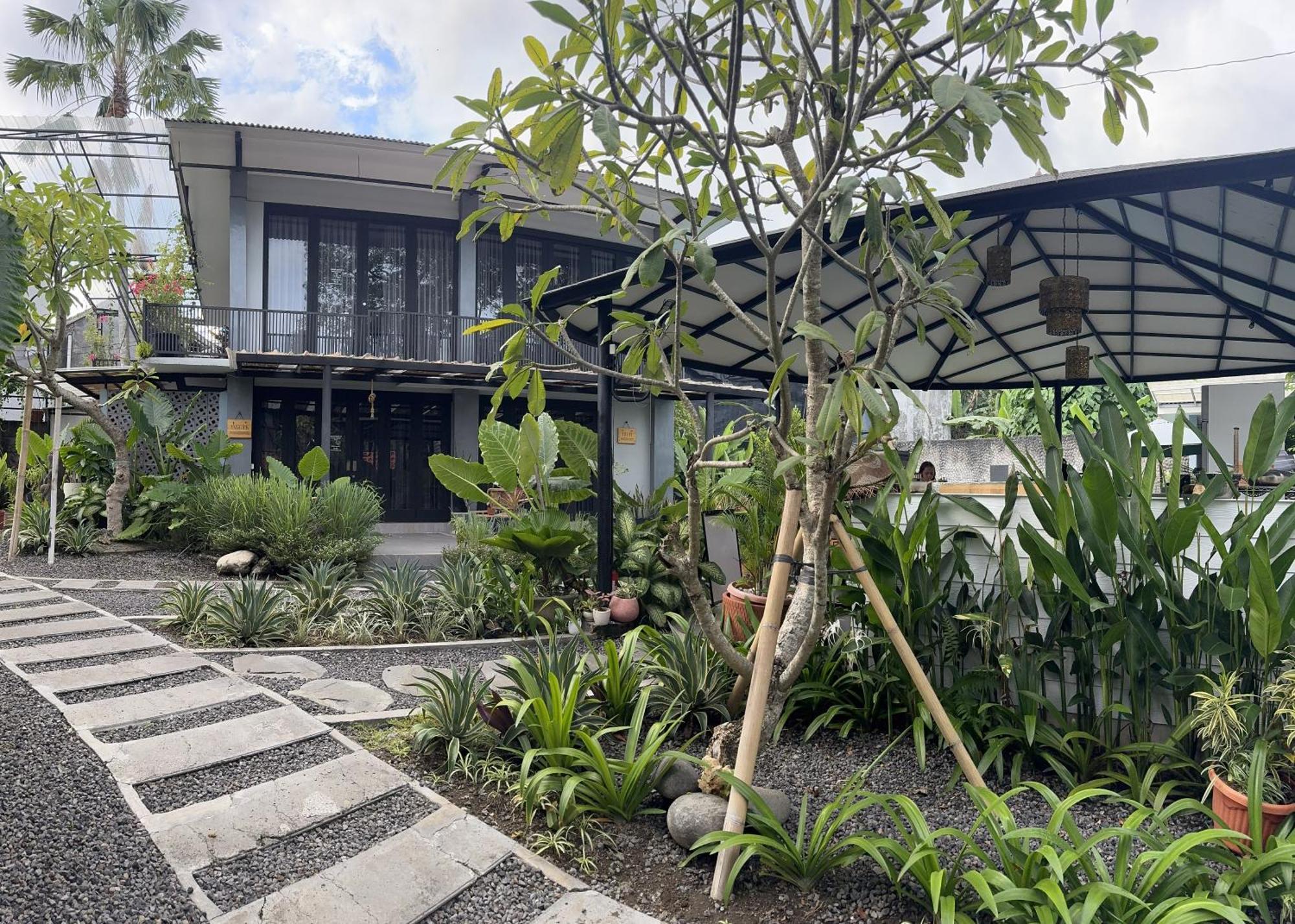 The Jungle Hostel Canggu Экстерьер фото