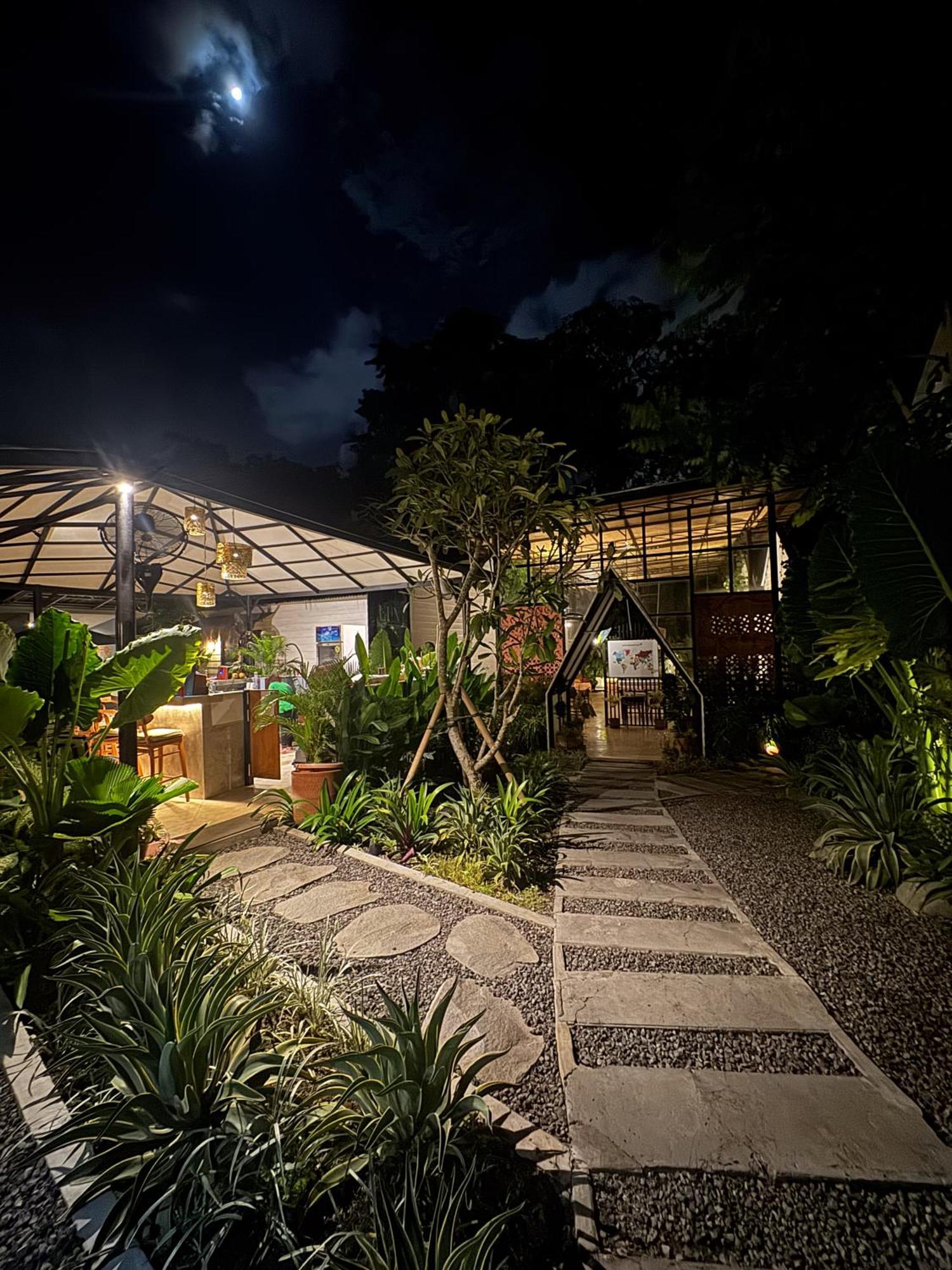 The Jungle Hostel Canggu Экстерьер фото