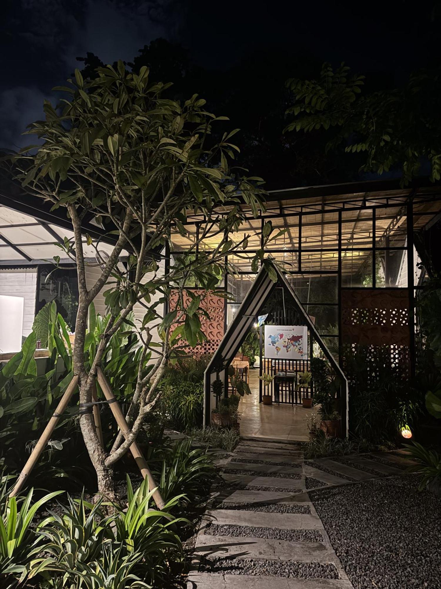The Jungle Hostel Canggu Экстерьер фото